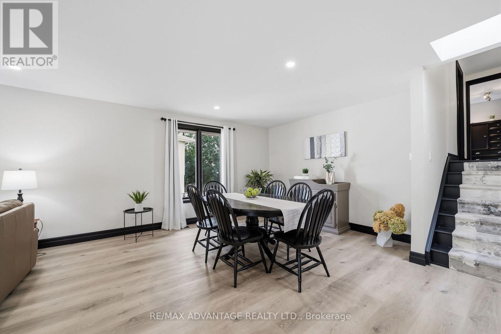 43 LYNNGATE GROVE - 16