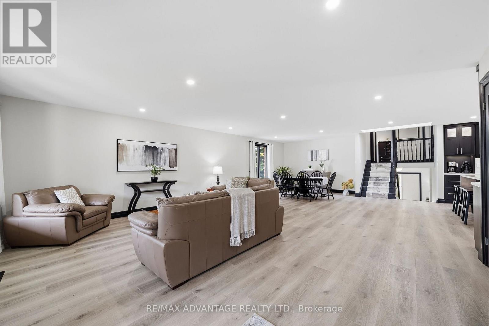 43 LYNNGATE GROVE - 17