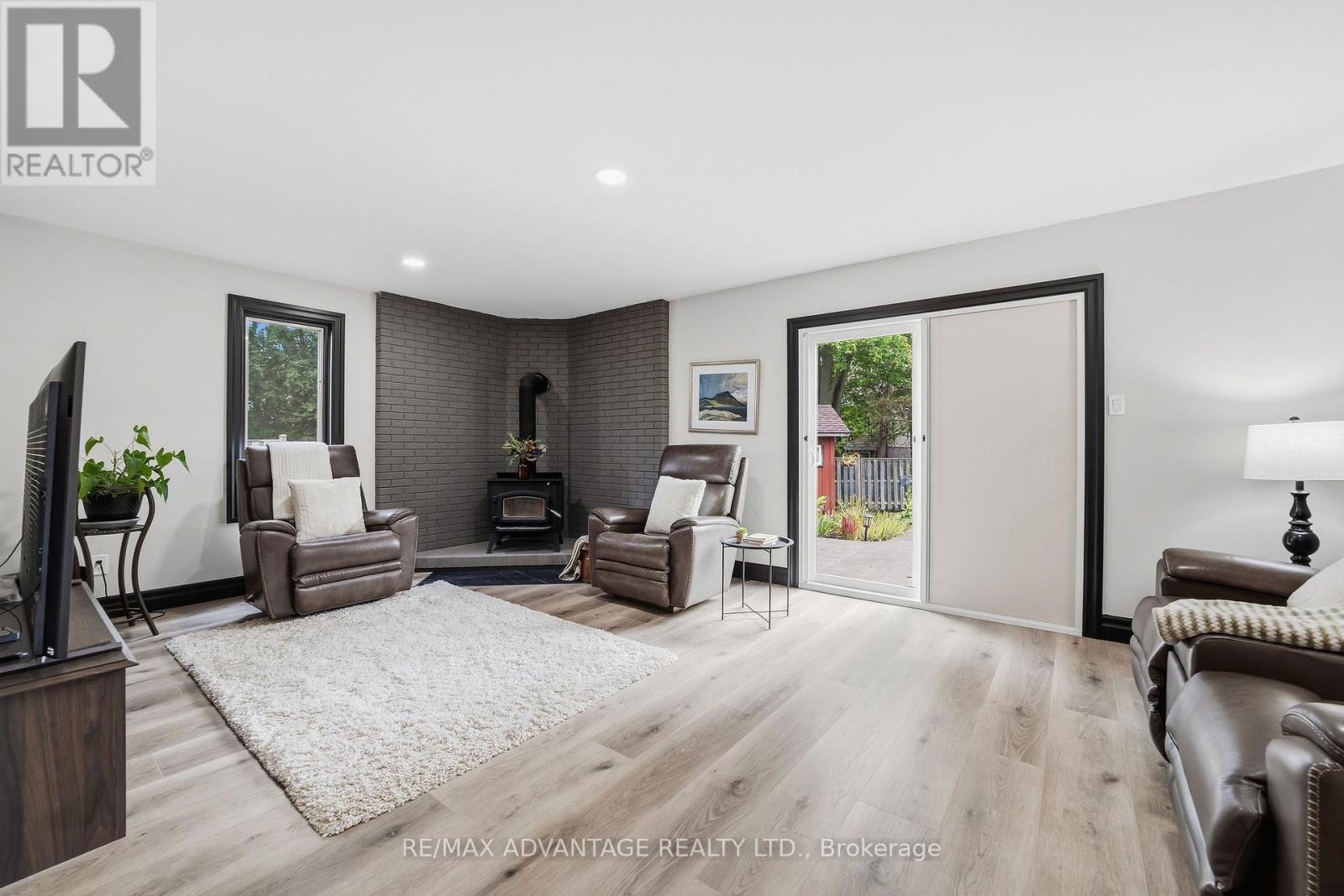 43 LYNNGATE GROVE - 26