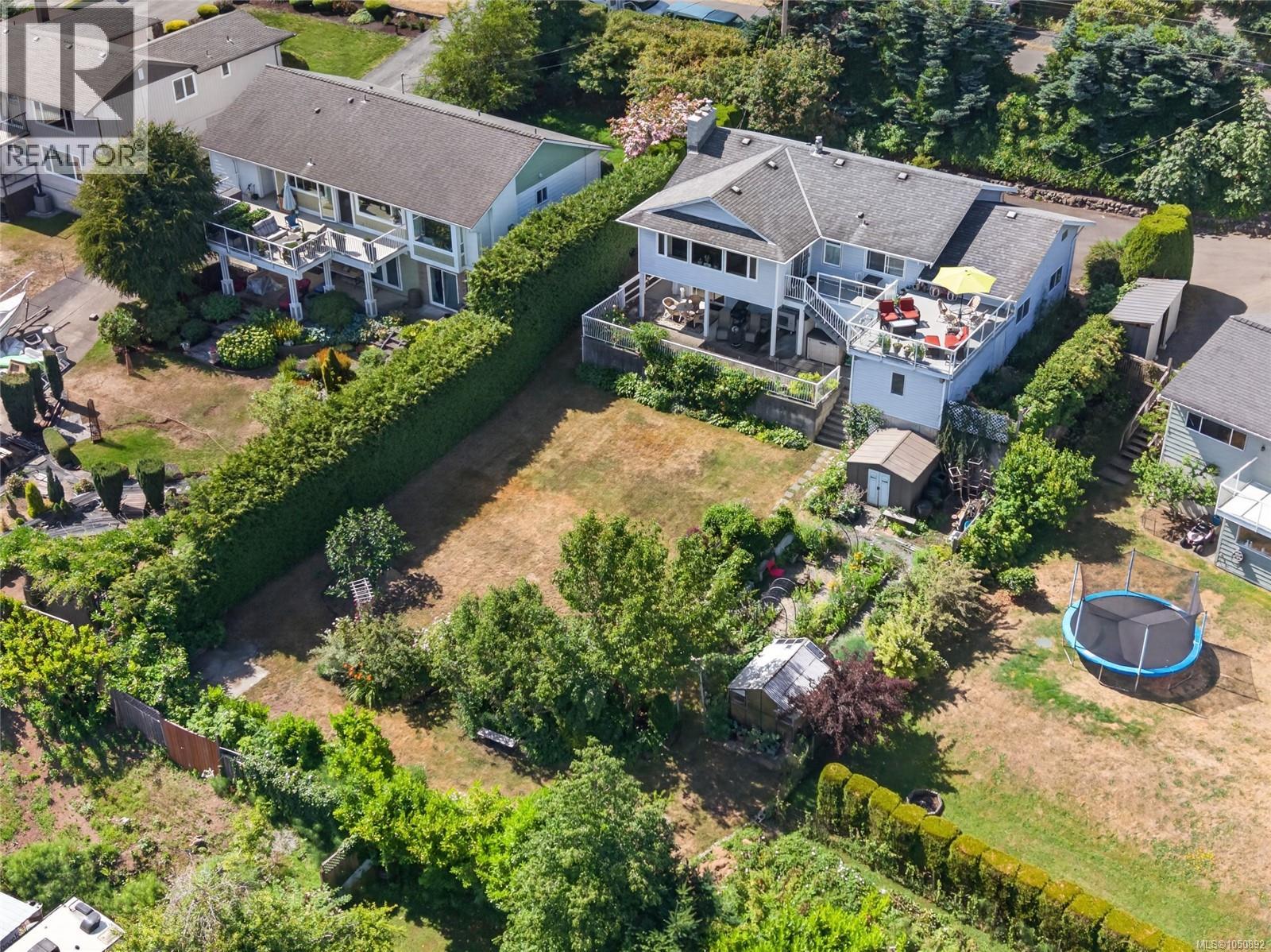 3798 Laurel Dr - Image 21