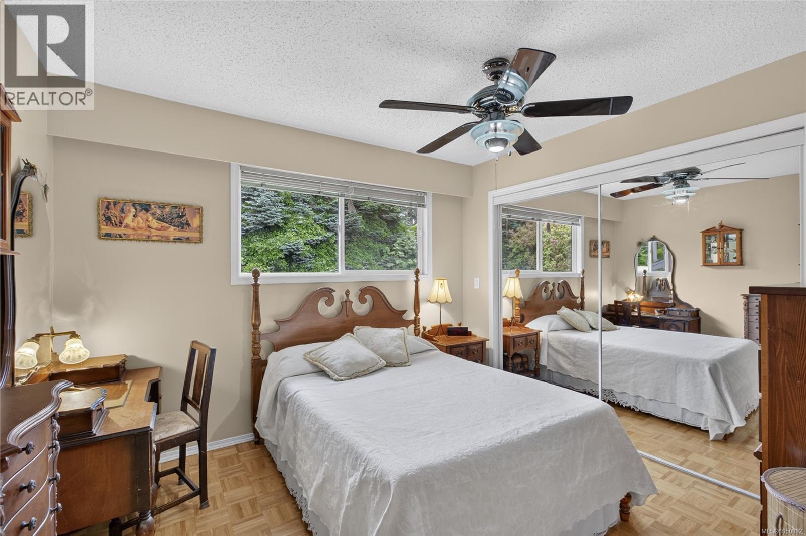 3798 Laurel Dr - Image 40