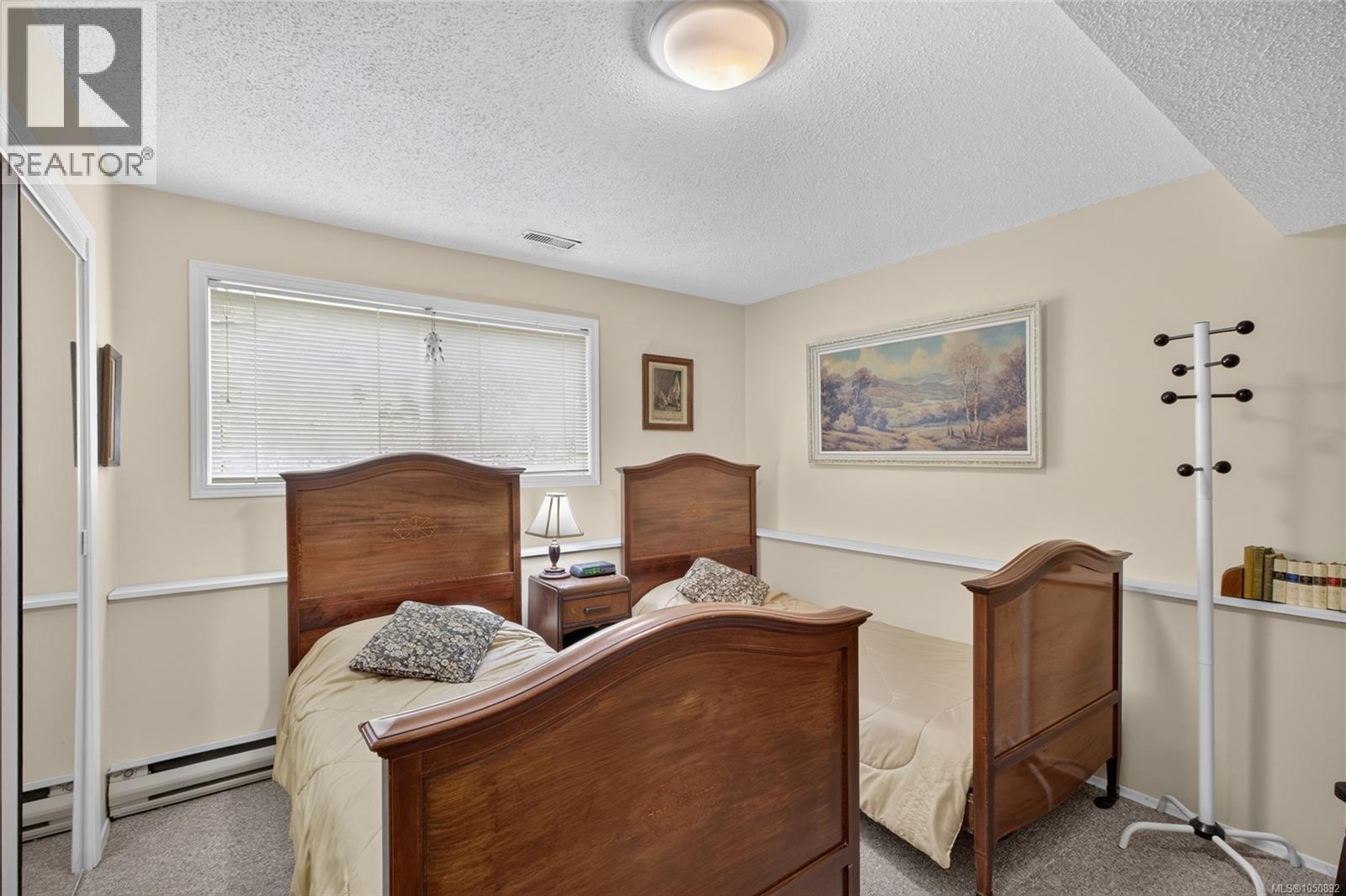 3798 Laurel Dr - 53