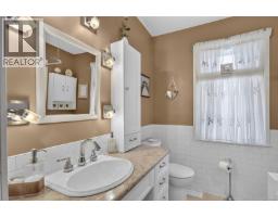 3798 Laurel Dr, Royston, BC V0R2V0 Photo 42