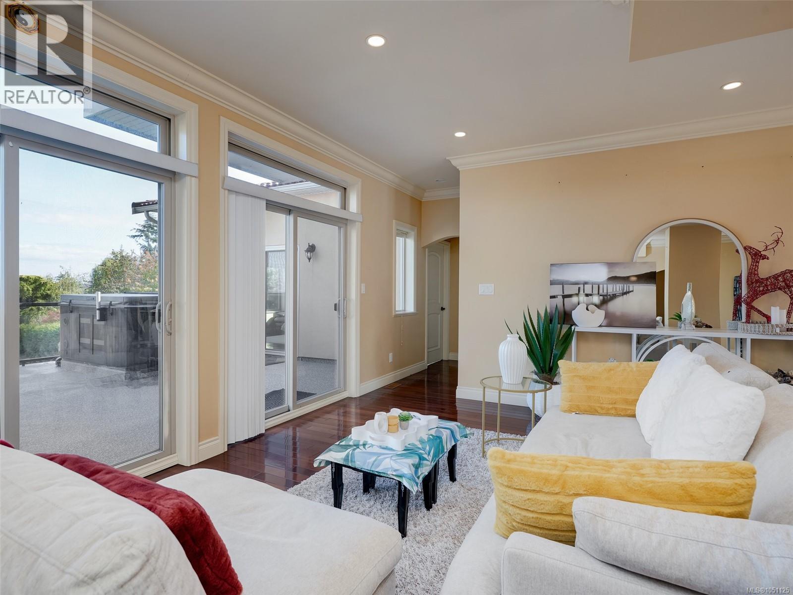 8639 Bourne Terr - 3