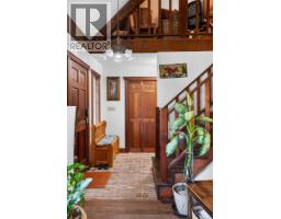 Bedroom - 6119 Pippers Lane, Nelson, BC V1L6P5 Photo 6