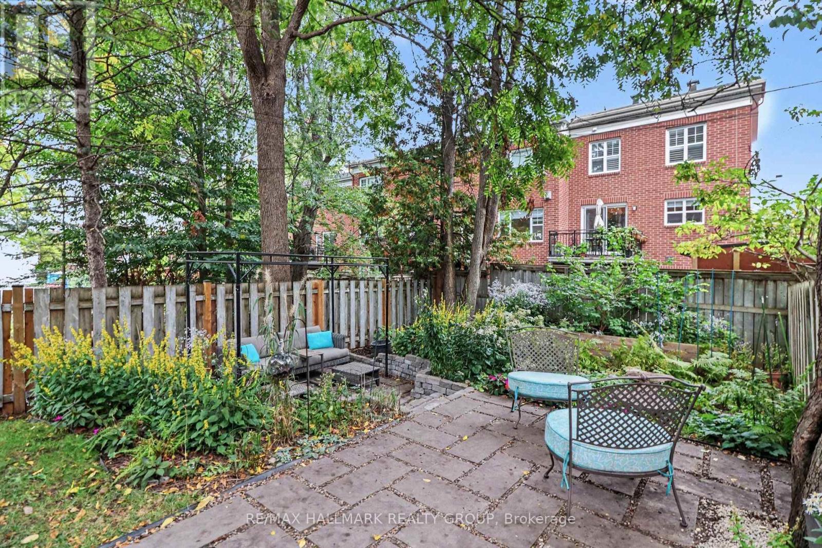 267 ST LAURENT BOULEVARD - 26