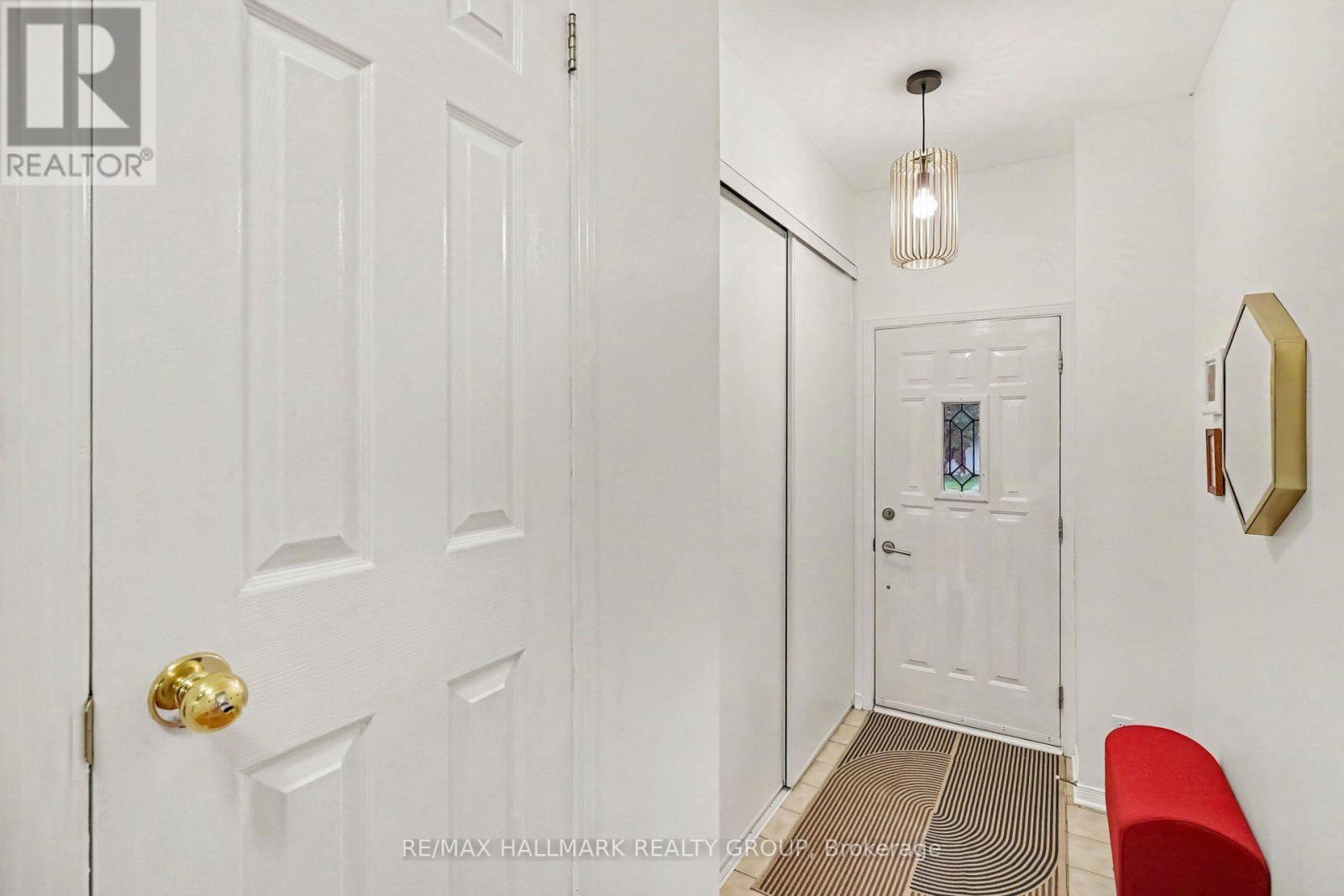 267 ST LAURENT BOULEVARD - 31
