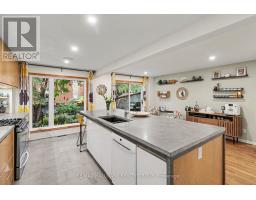 Kitchen - 267 St Laurent Boulevard, Ottawa, ON K1K2Z2 Photo 8