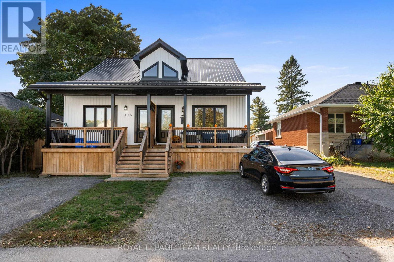 227 ROBERTA CRESCENT - 2