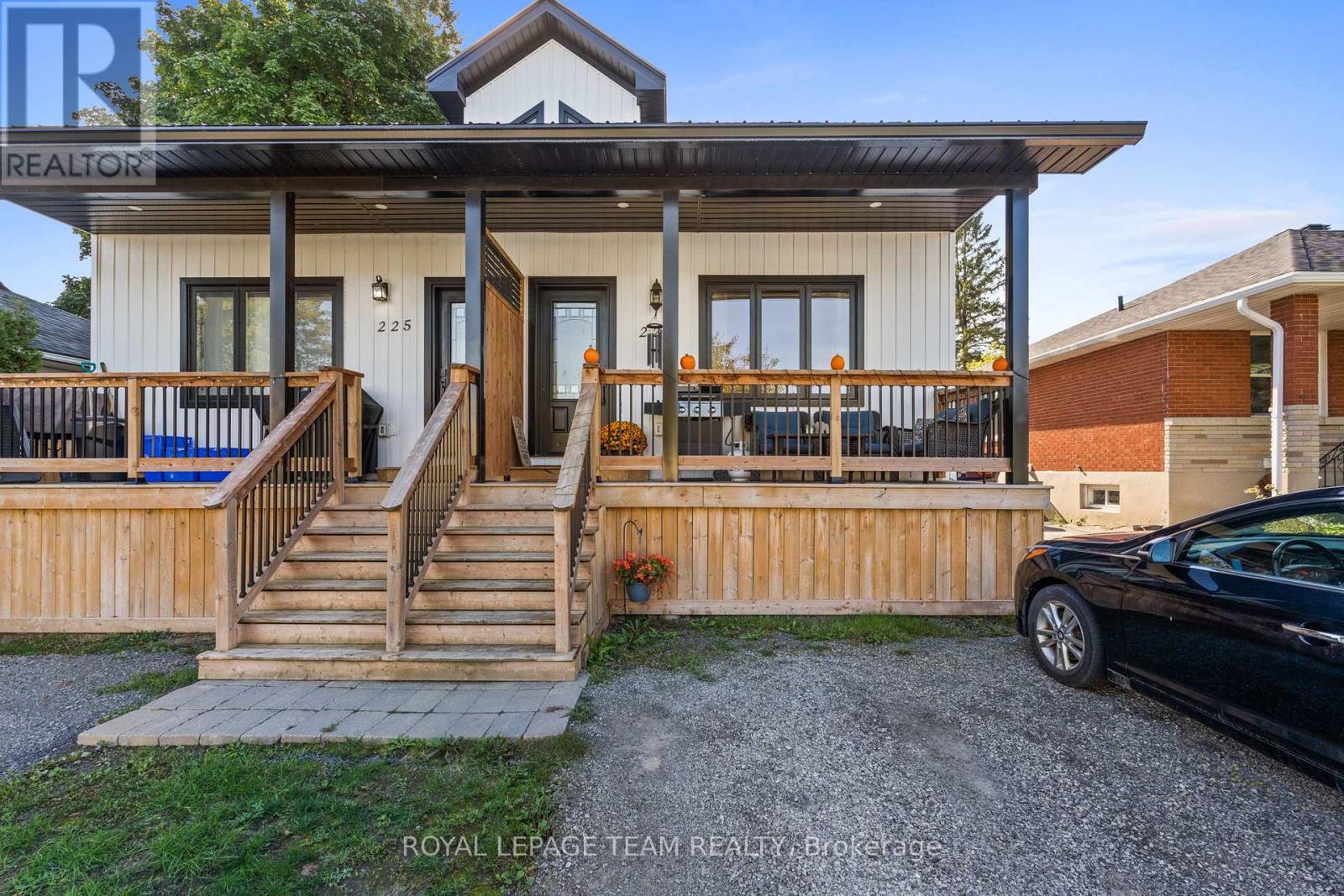 227 ROBERTA CRESCENT - 4