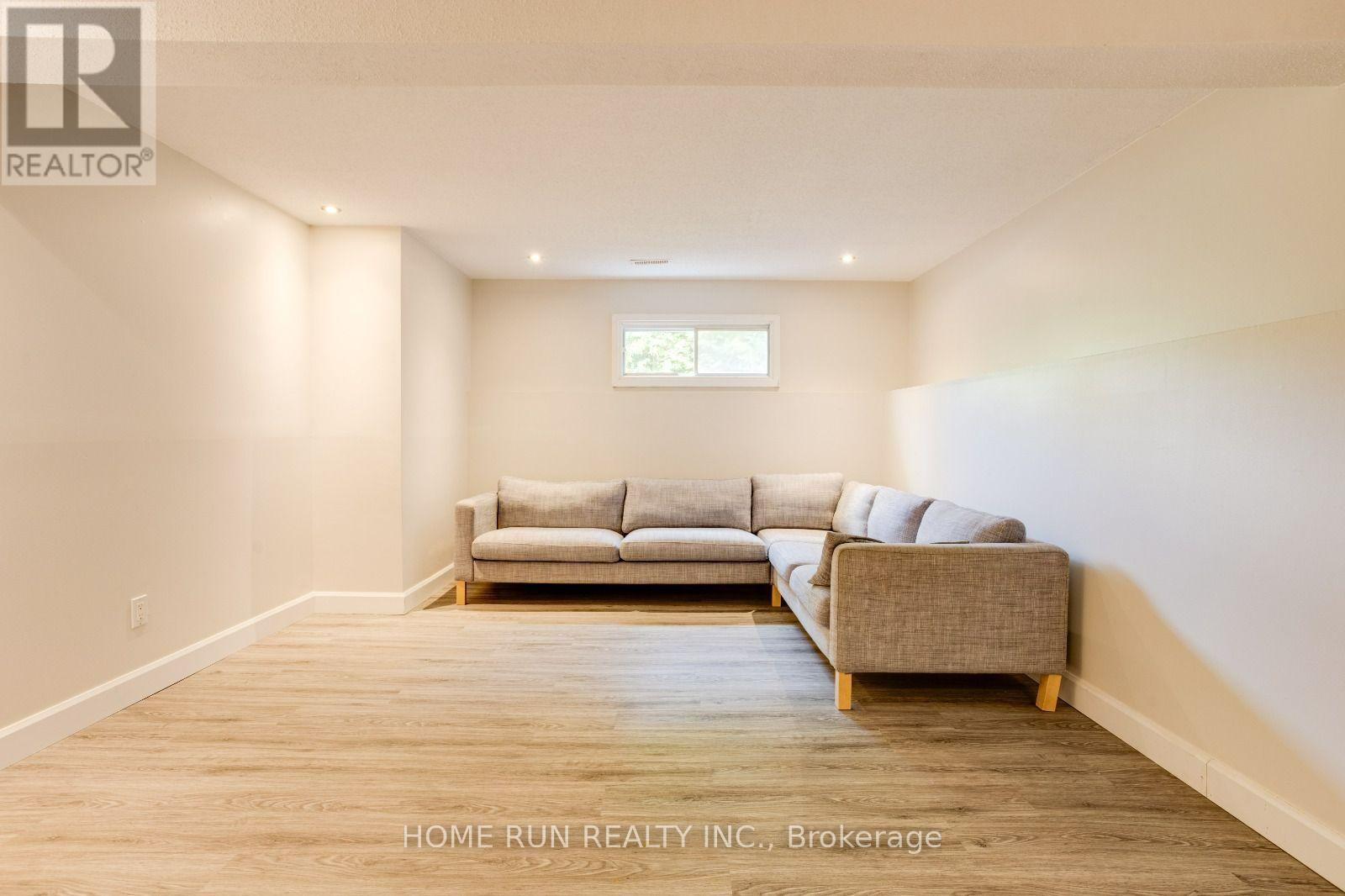 2 CARIBOU AVENUE - 27