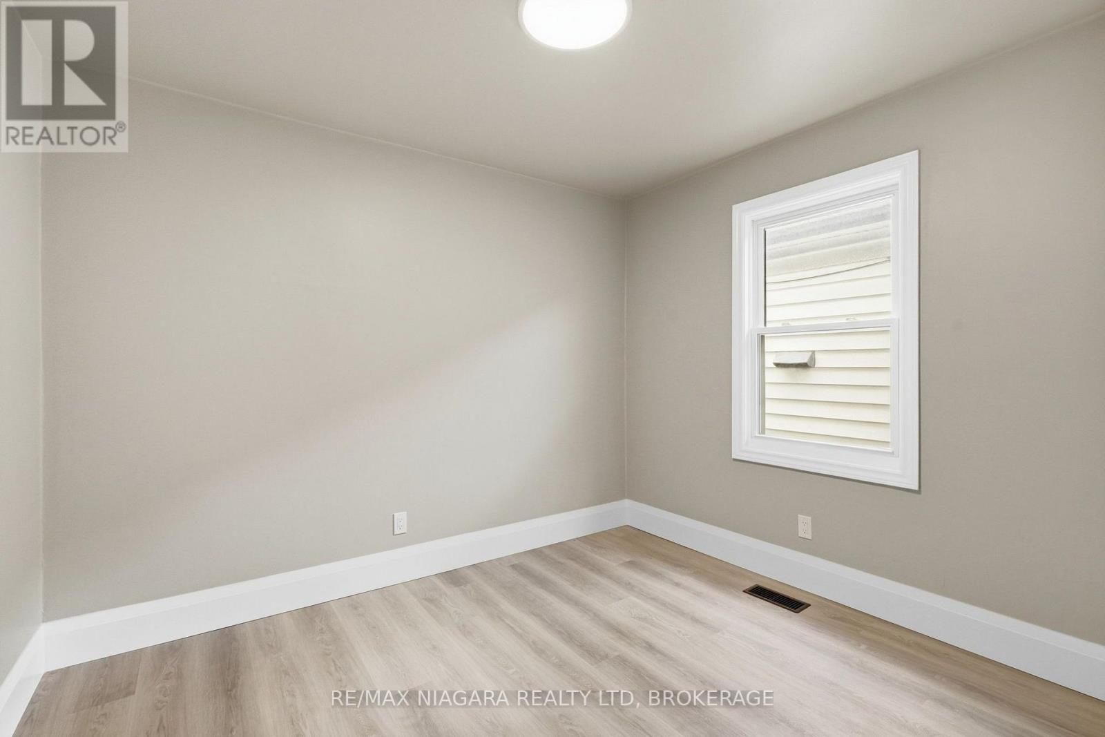 422 BRUNSWICK STREET, Hamilton (McQuesten) — photo 12