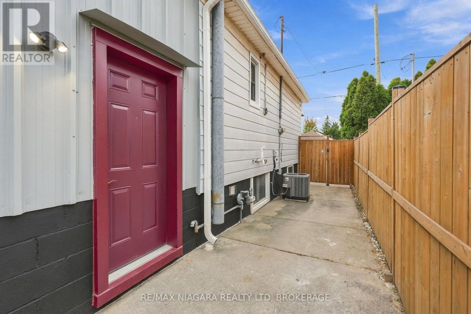 422 BRUNSWICK STREET - Image 35