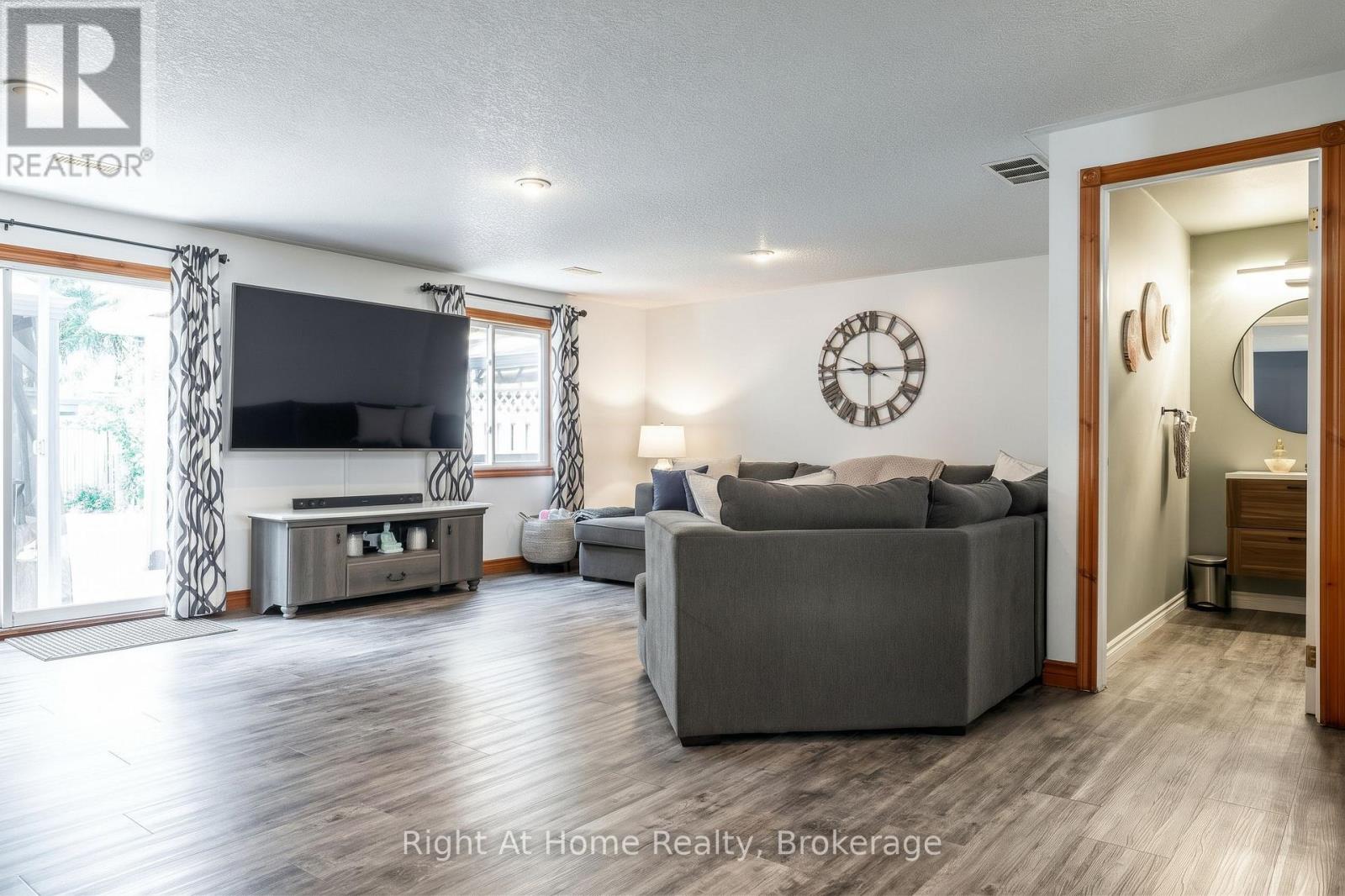 301 NORMAN STREET - Image 22