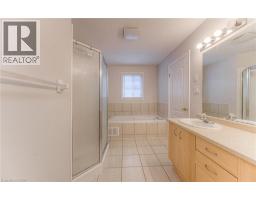 722 Salzburg Drive, Waterloo, ON N2V2N7 Photo 20