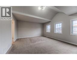 722 Salzburg Drive, Waterloo, ON N2V2N7 Photo 17