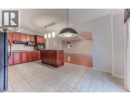 722 Salzburg Drive, Waterloo, ON N2V2N7 Photo 14