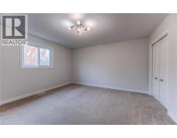 722 Salzburg Drive, Waterloo, ON N2V2N7 Photo 25