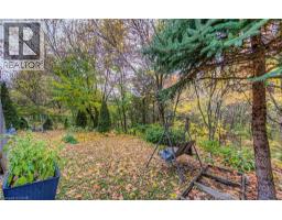 722 Salzburg Drive, Waterloo, ON N2V2N7 Photo 37