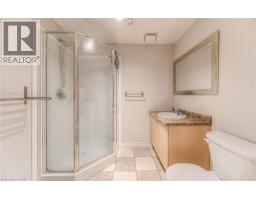 722 Salzburg Drive, Waterloo, ON N2V2N7 Photo 36
