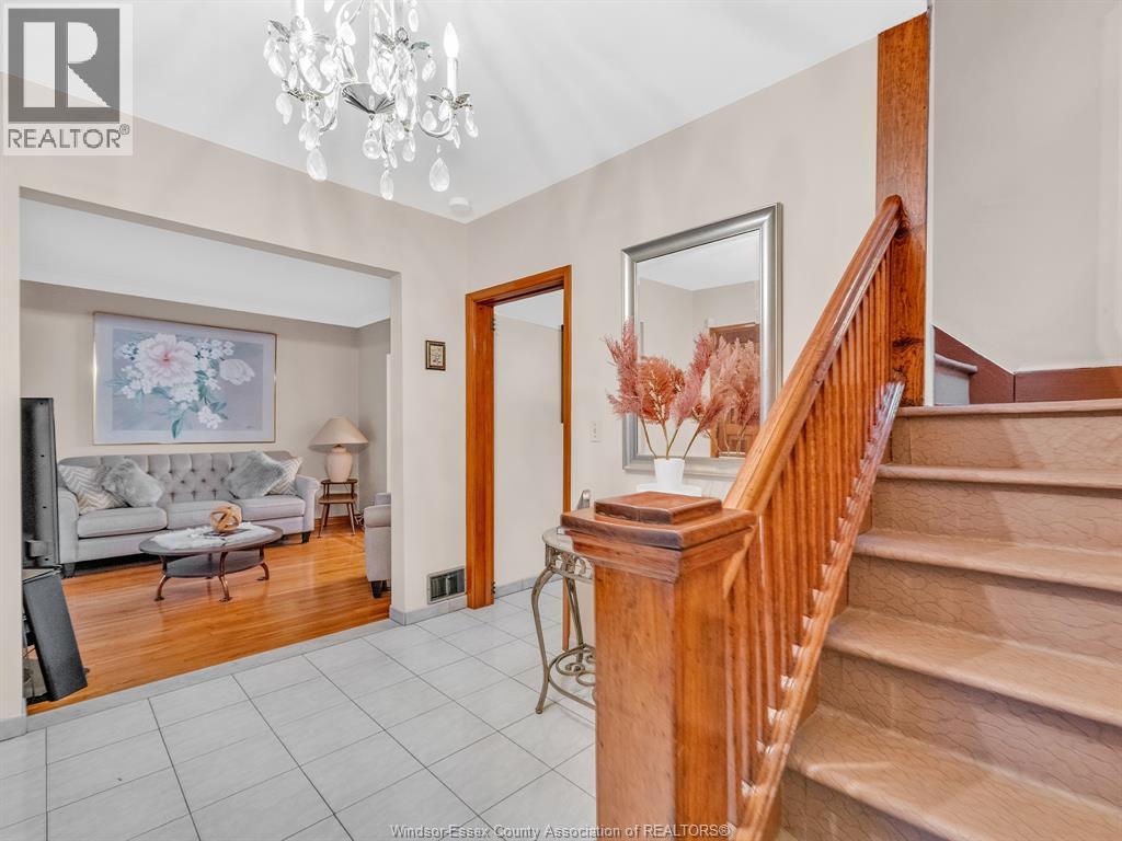 877 PIERRE AVENUE, Windsor — photo 8
