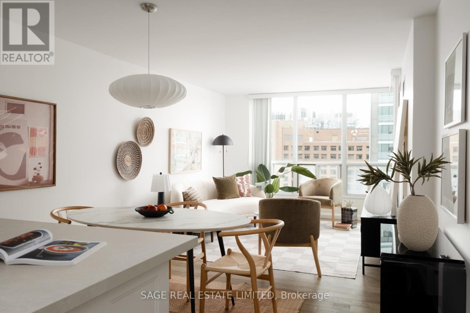#2109 750 BAY STREET - 1