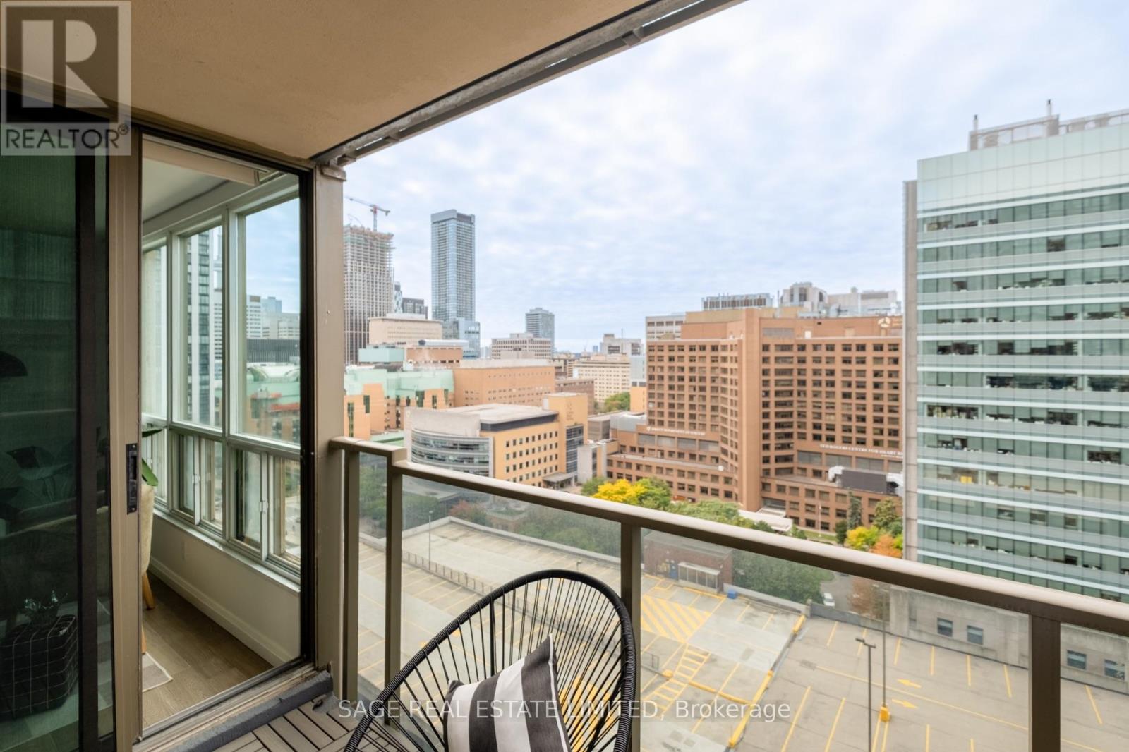 #2109 750 BAY STREET - 10
