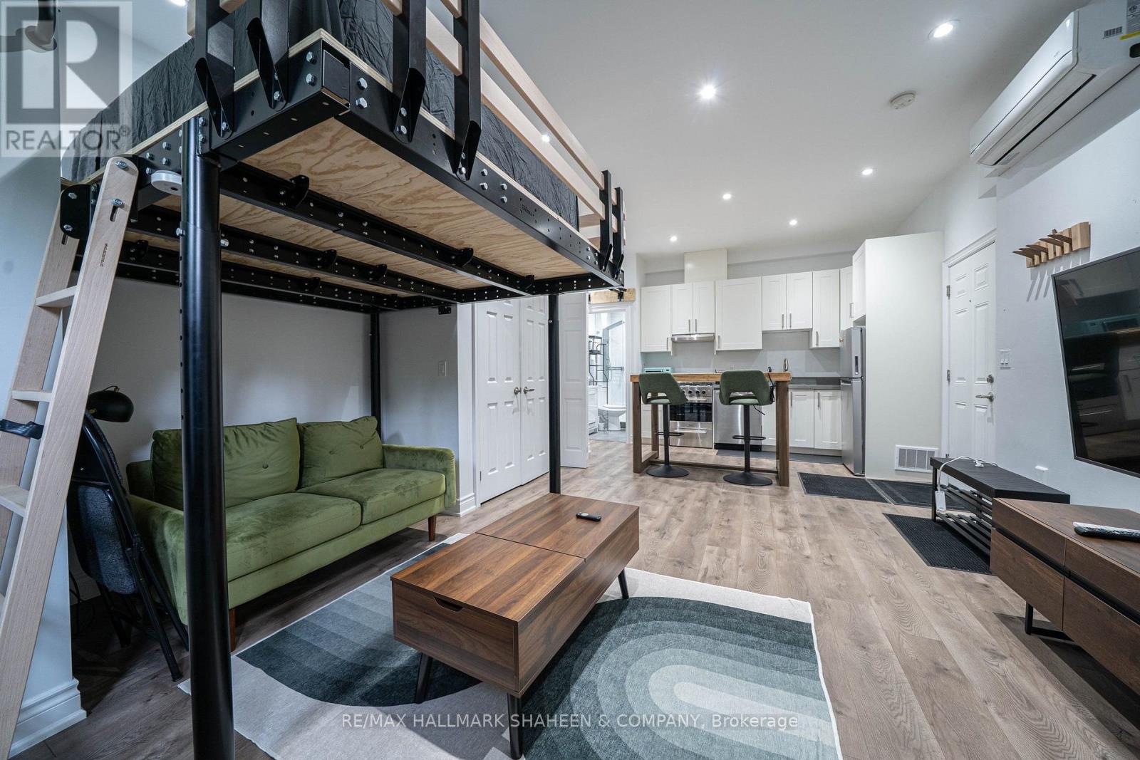BACHELOR - 208 DOVERCOURT ROAD, Toronto (Little Portugal) — photo 12