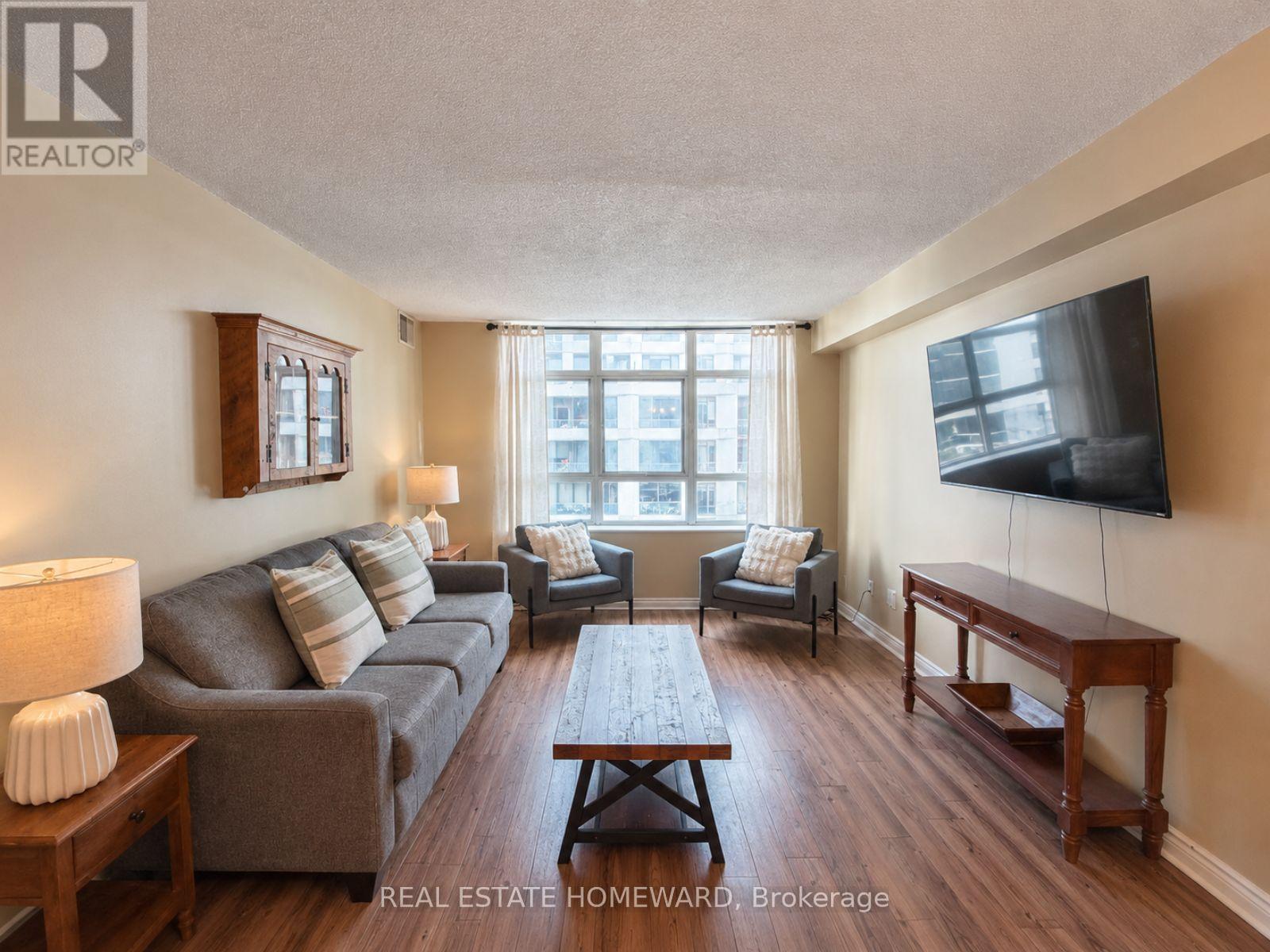 #624 1091 KINGSTON ROAD - 10