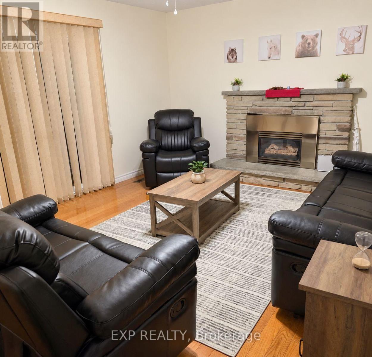 675 Waverly Street North, Oshawa, ON photo 1