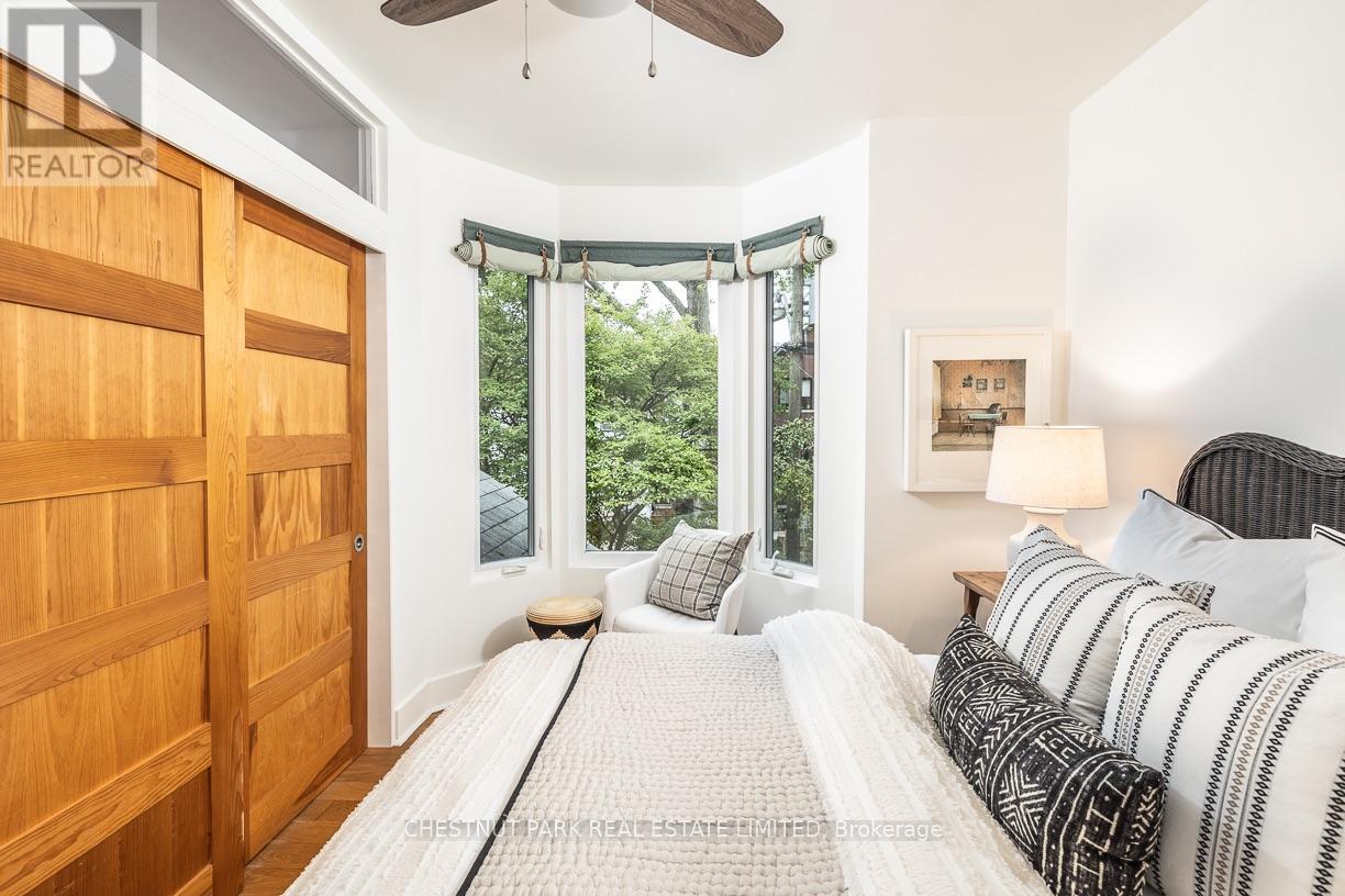 110 HASTINGS AVENUE - 13
