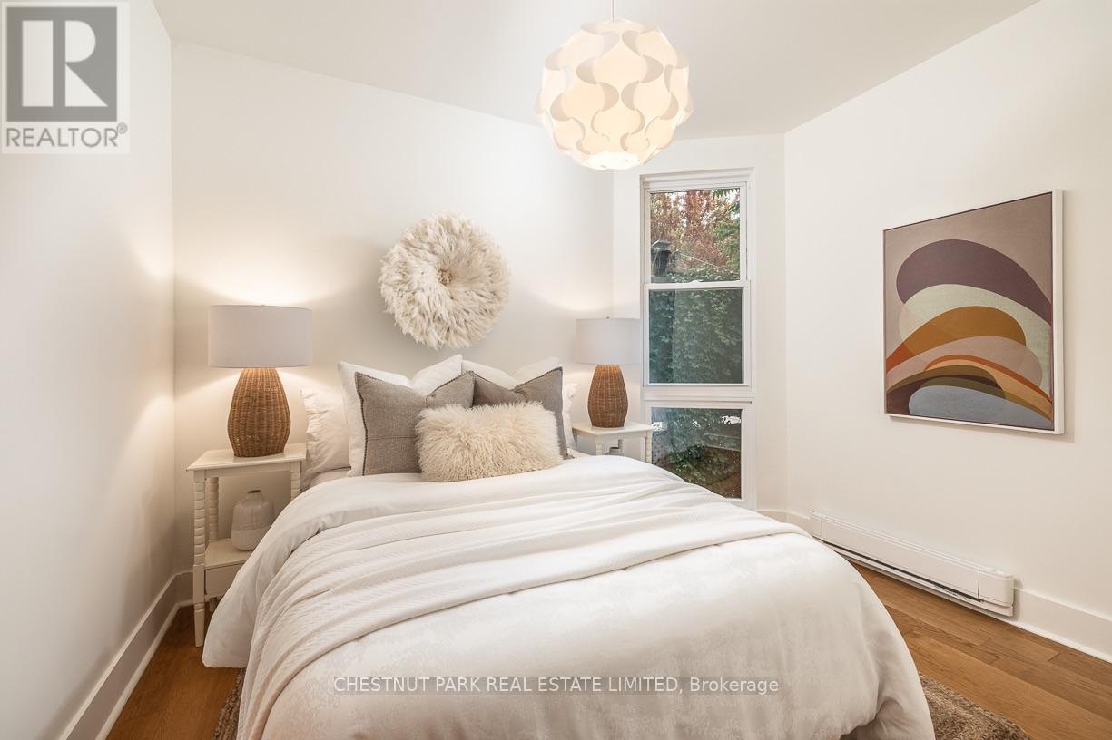 110 HASTINGS AVENUE - 15