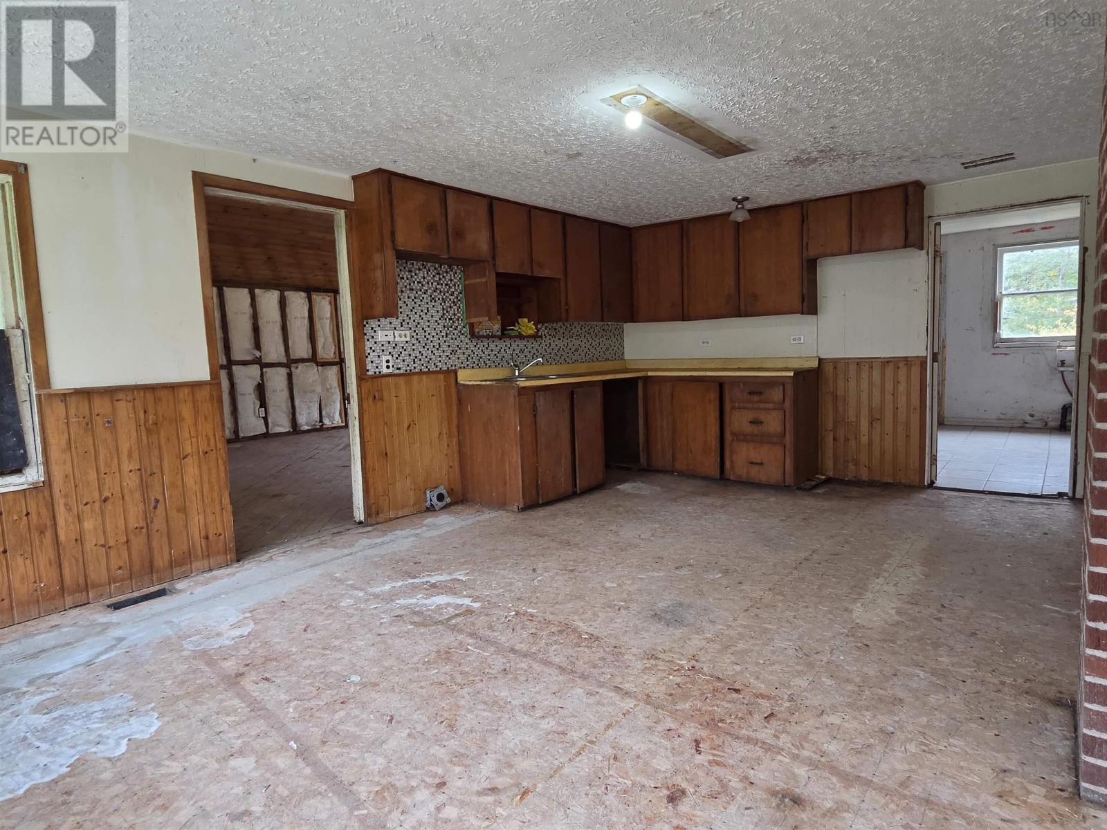 415 Old Harmony Road - Image 13