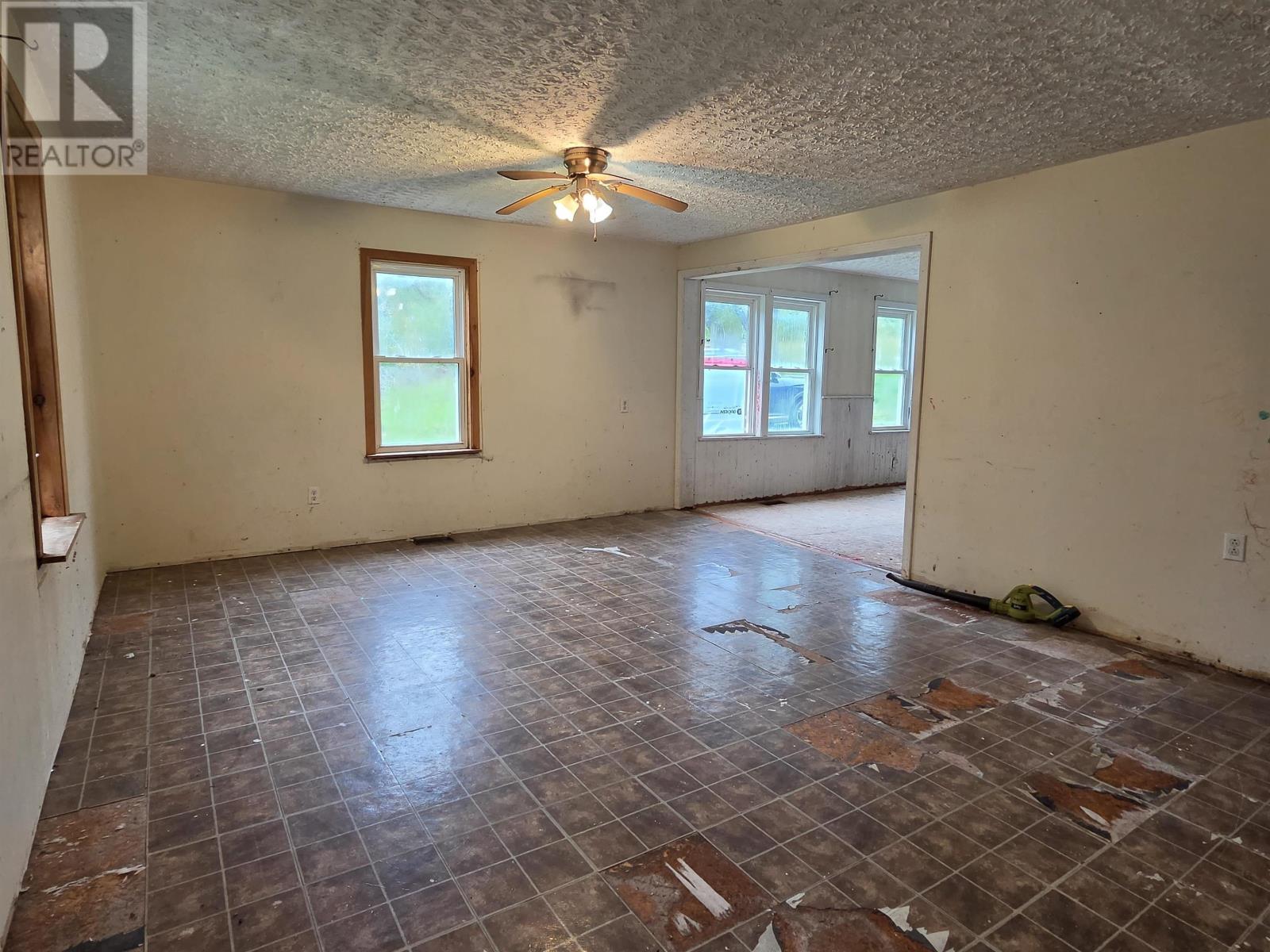 415 Old Harmony Road - Image 17