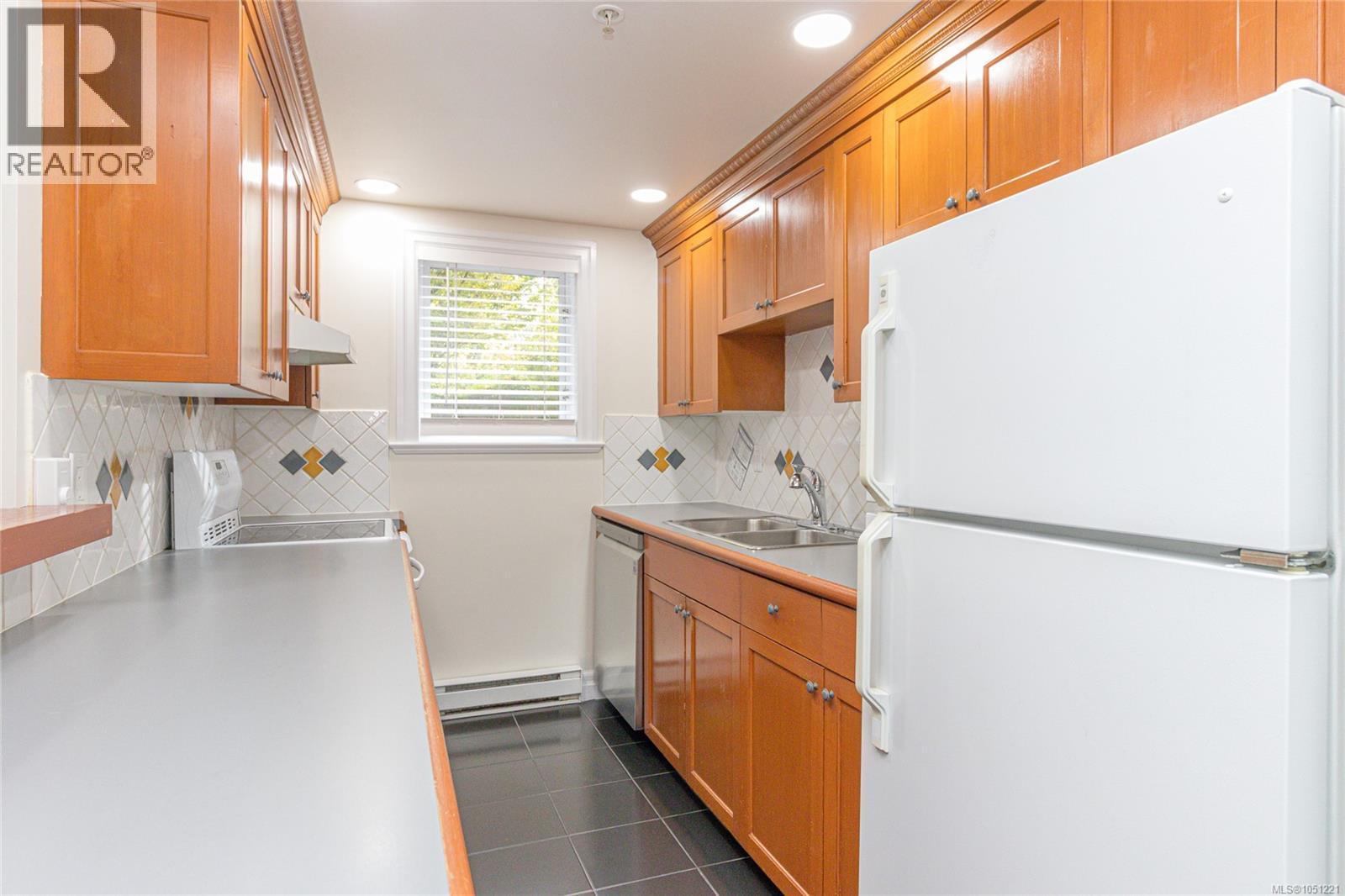 #1 649 Admirals Rd - 14