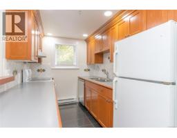 1 649 Admirals Rd, Esquimalt, BC V9A2N6 Photo 14