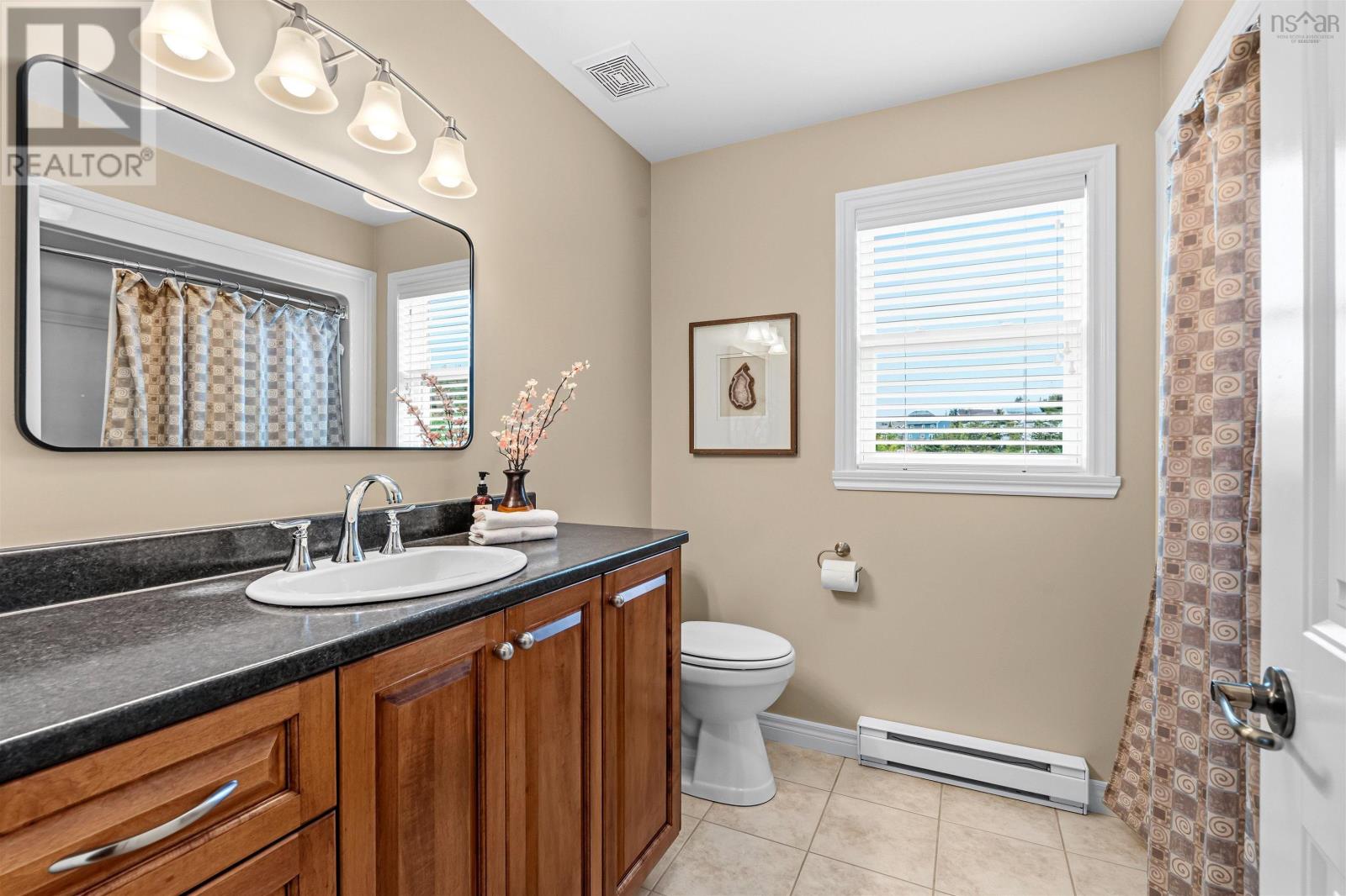 35 Iron Court - Image 31