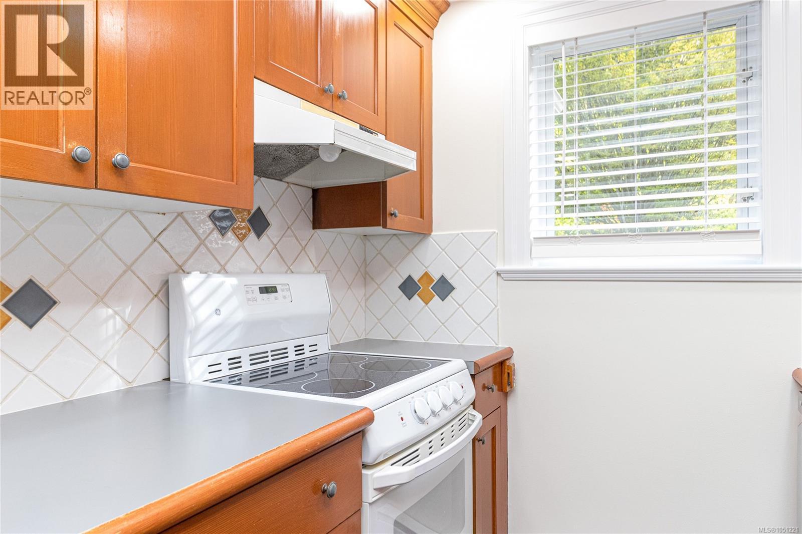 #1 649 Admirals Rd - 17