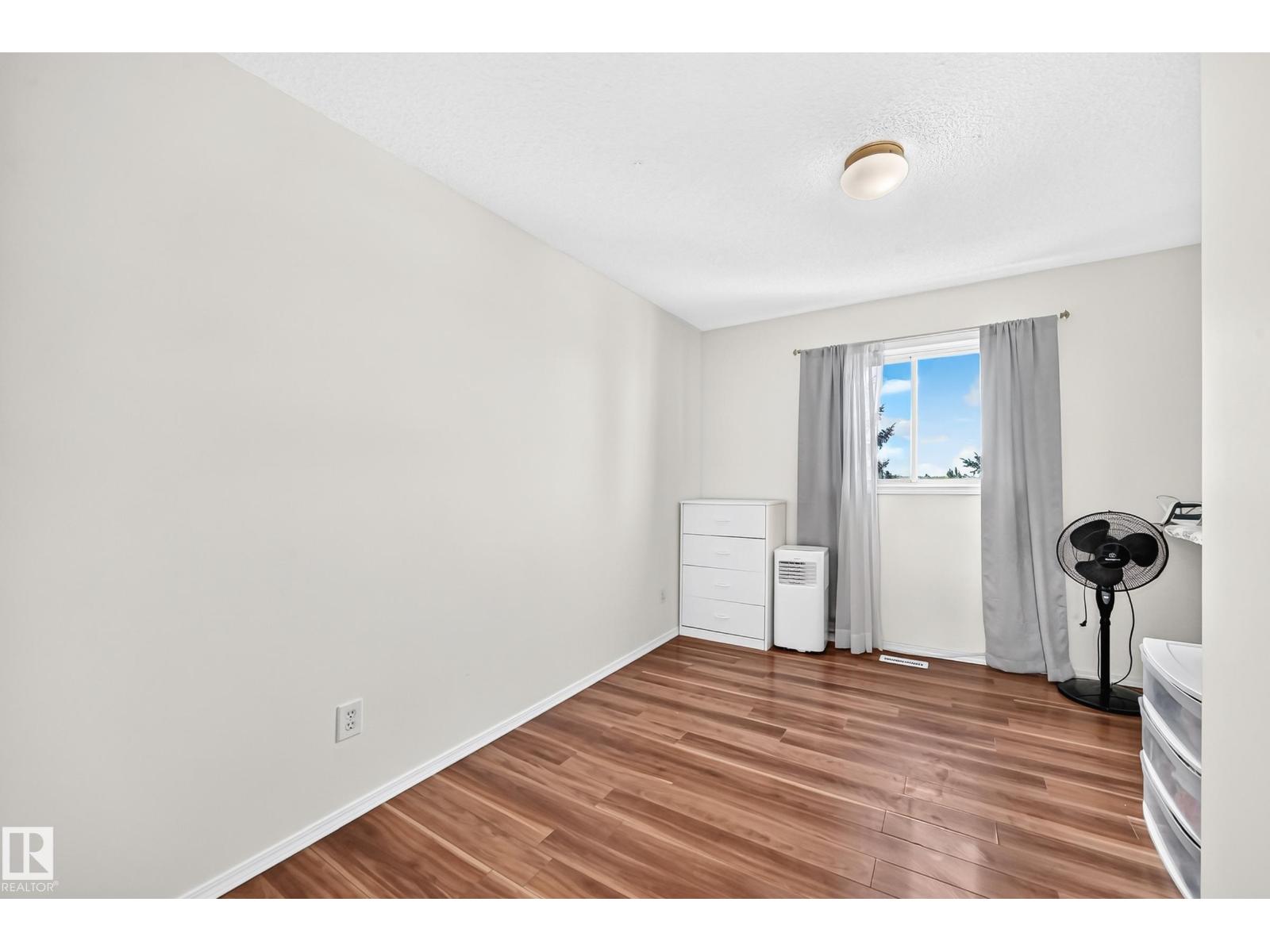 4424 33 ST NW - Image 35
