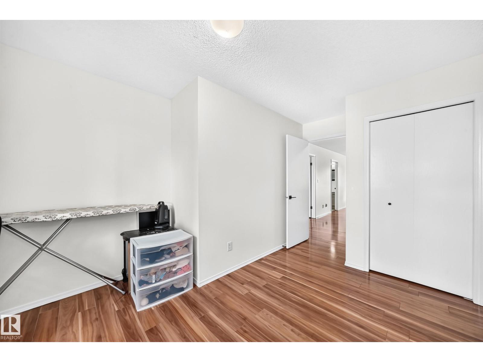 4424 33 ST NW - 36