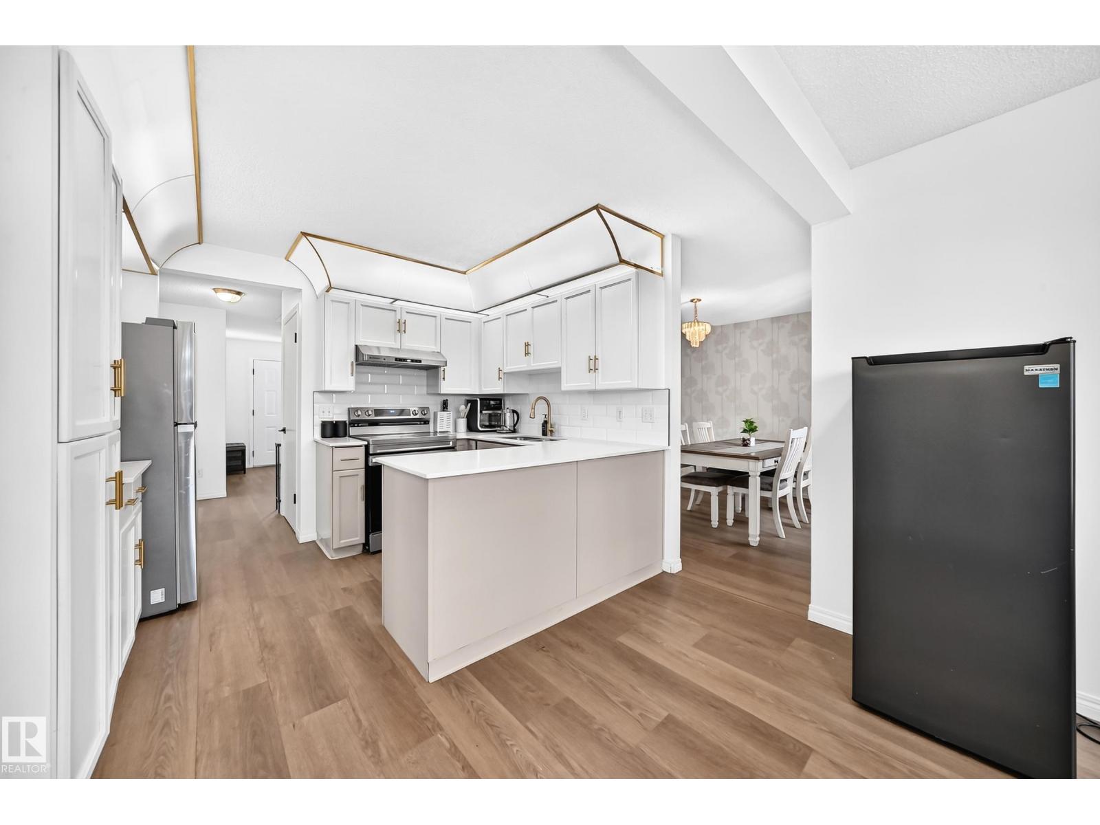 4424 33 ST NW - 8