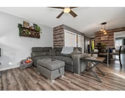 Mud room - 6900 Oakwood Drive, Agassiz, Agassiz, BC V0M1A3 Photo 13