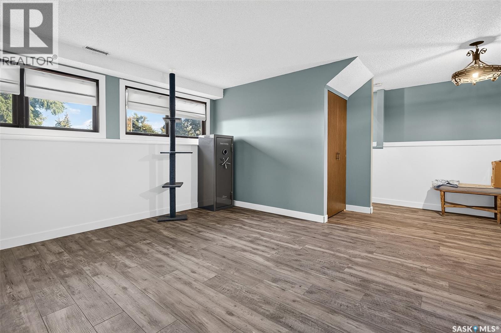 1010 9th AVENUE SW - 35