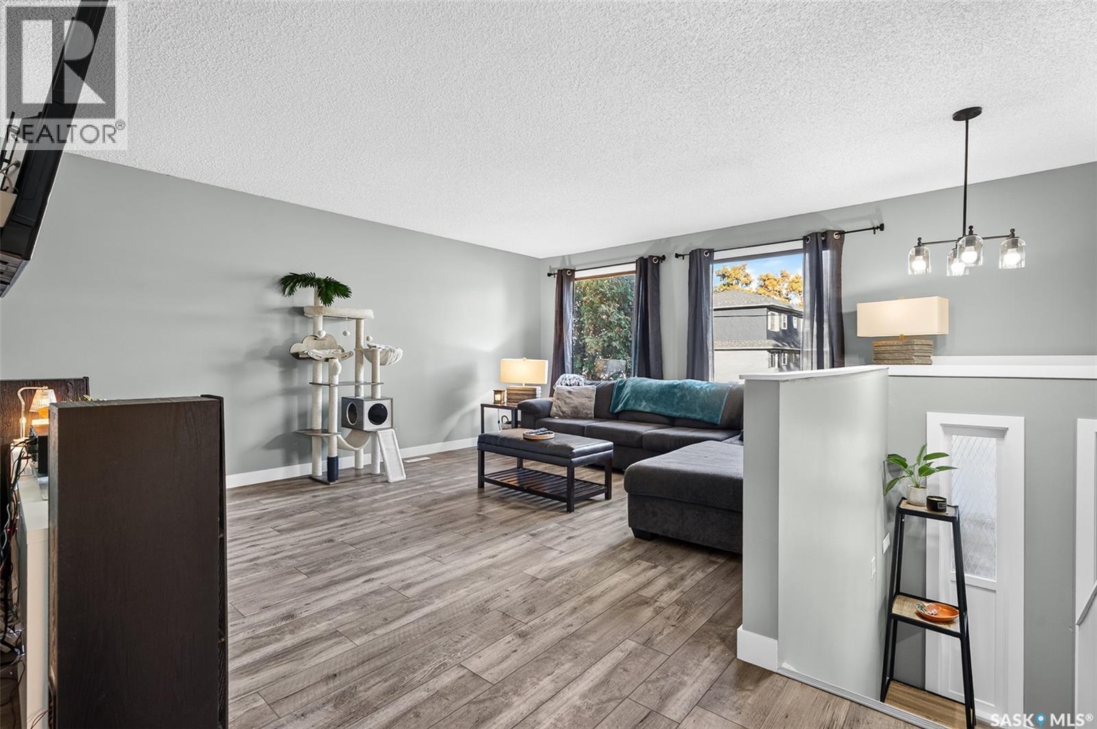 1010 9th AVENUE SW, Moose Jaw — photo 2