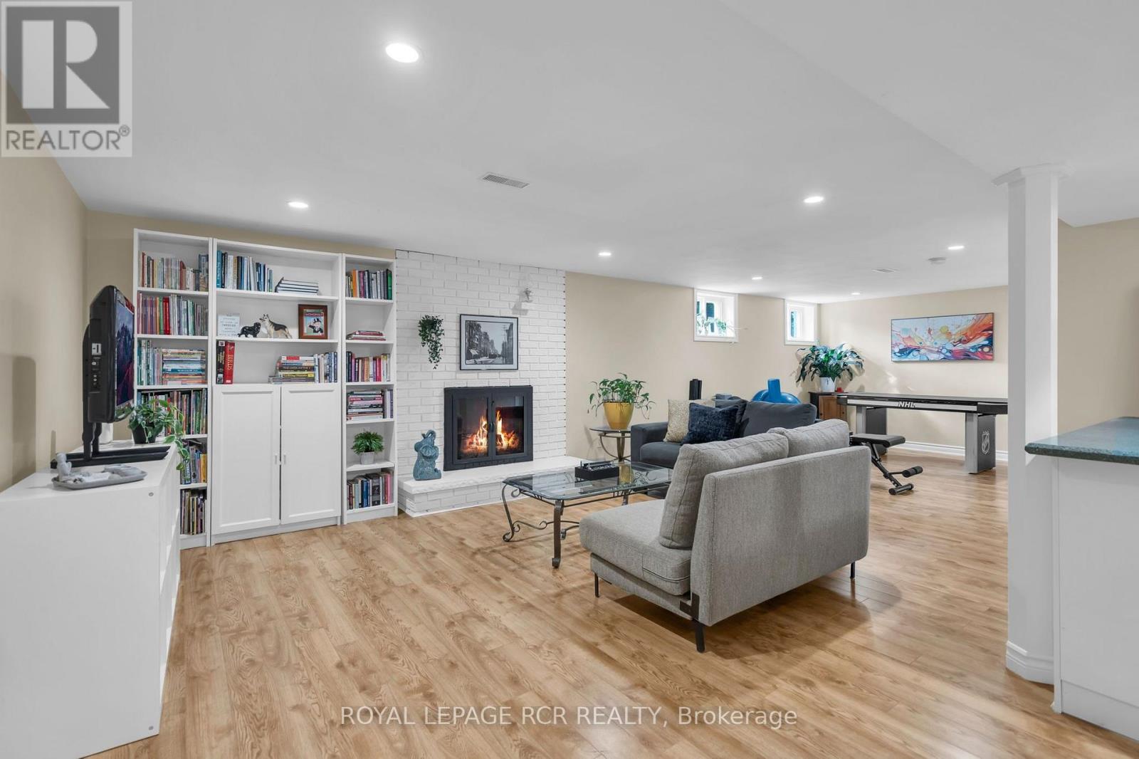 19842 YONGE STREET - 23