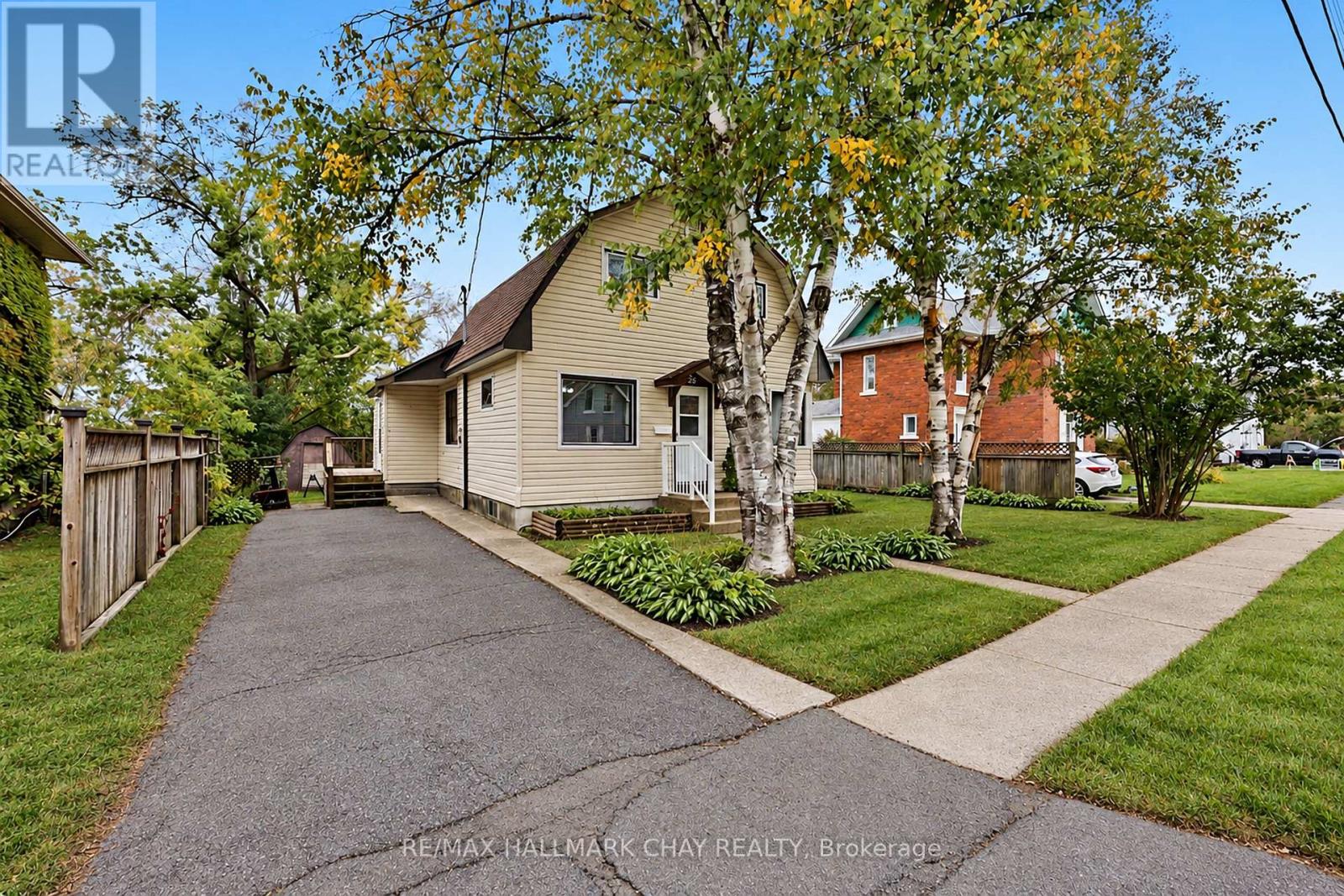 275 HARVEY STREET - 2