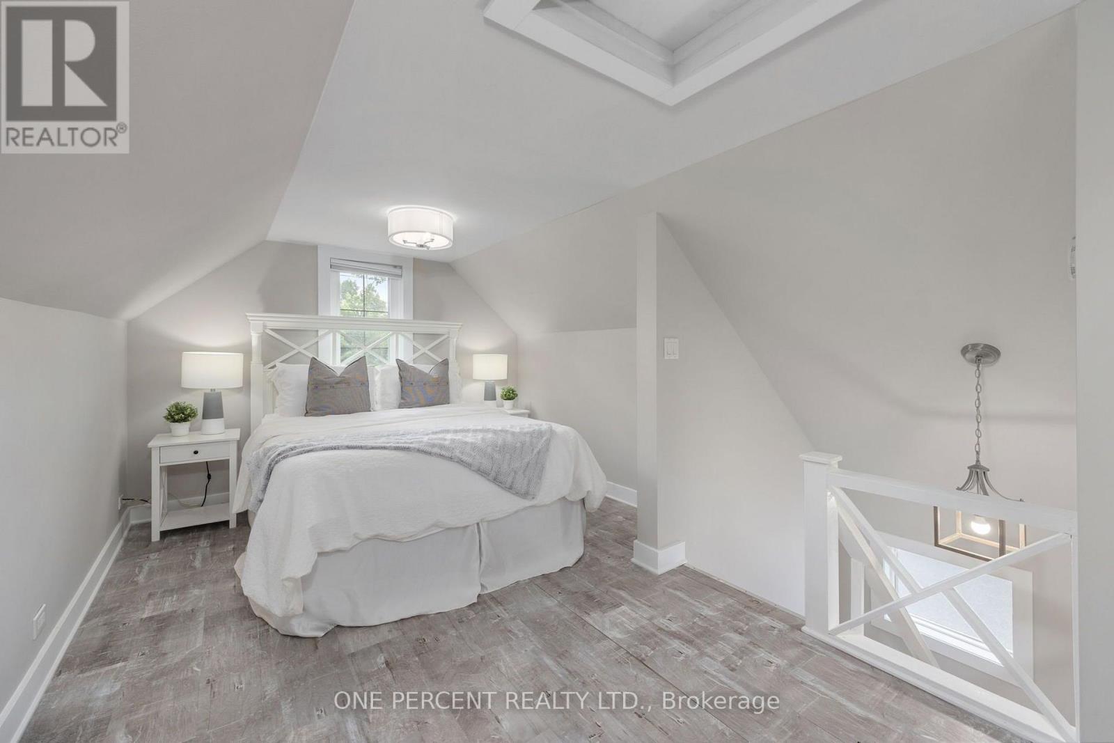 406 PETER STREET N - Image 17