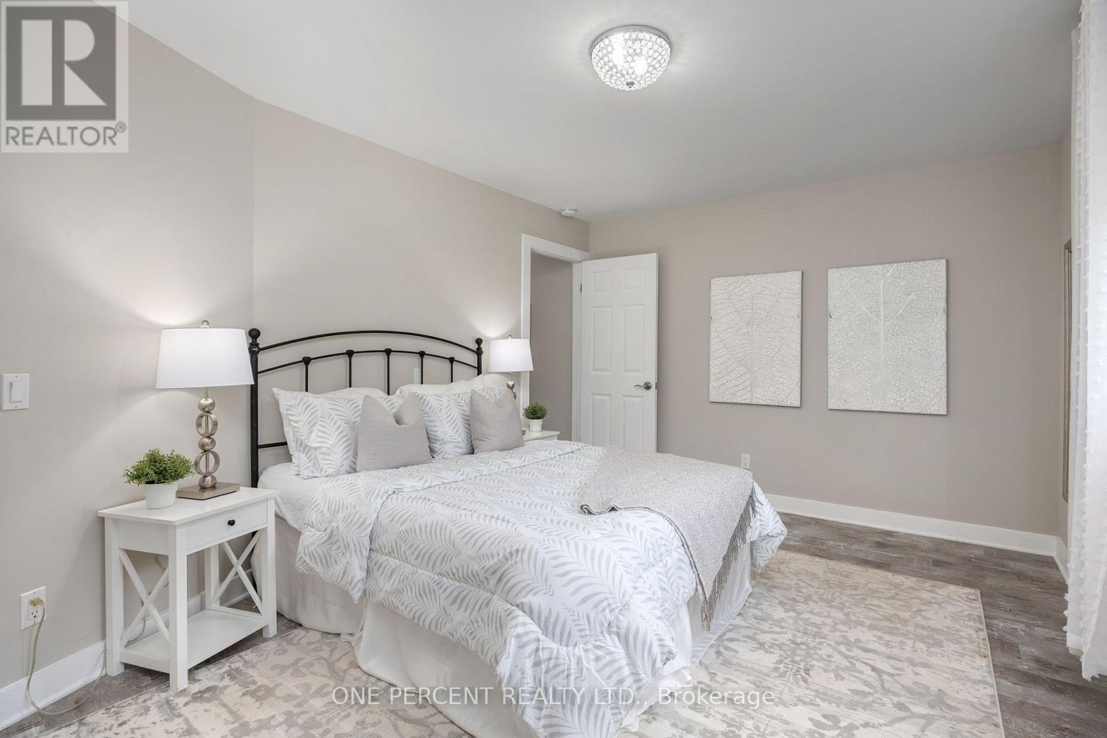 406 PETER STREET N - Image 21