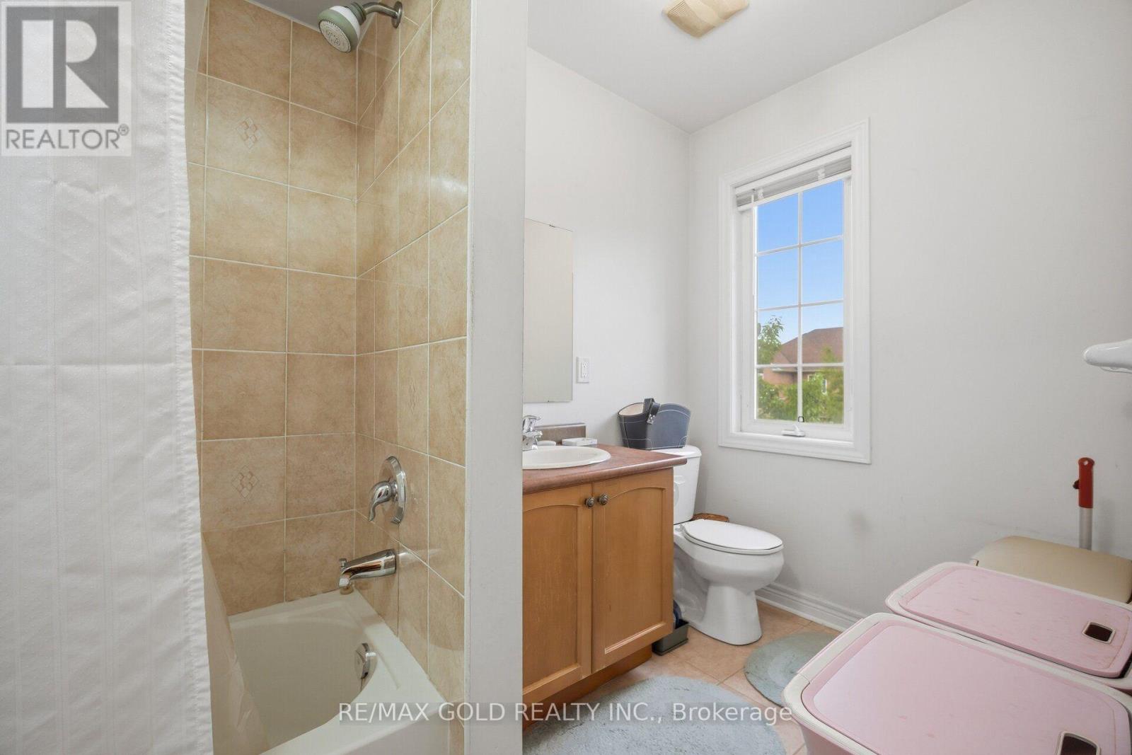 10 SIR JACOBS CRESCENT - Image 28