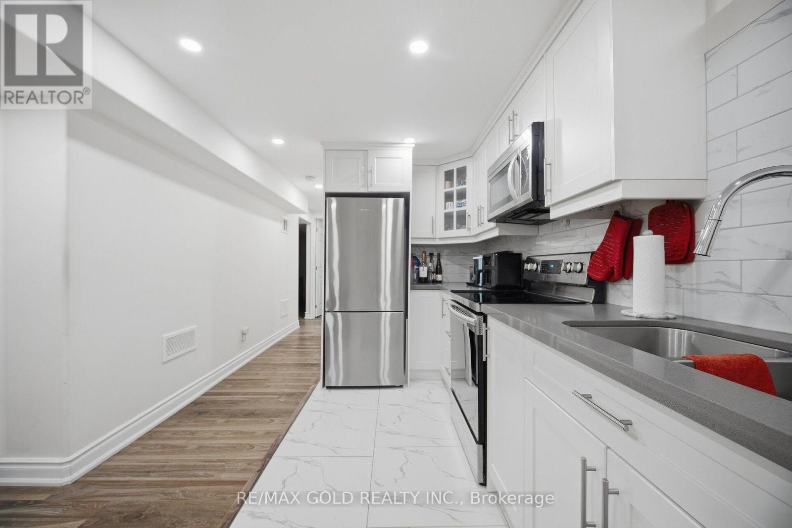 10 SIR JACOBS CRESCENT - Image 40